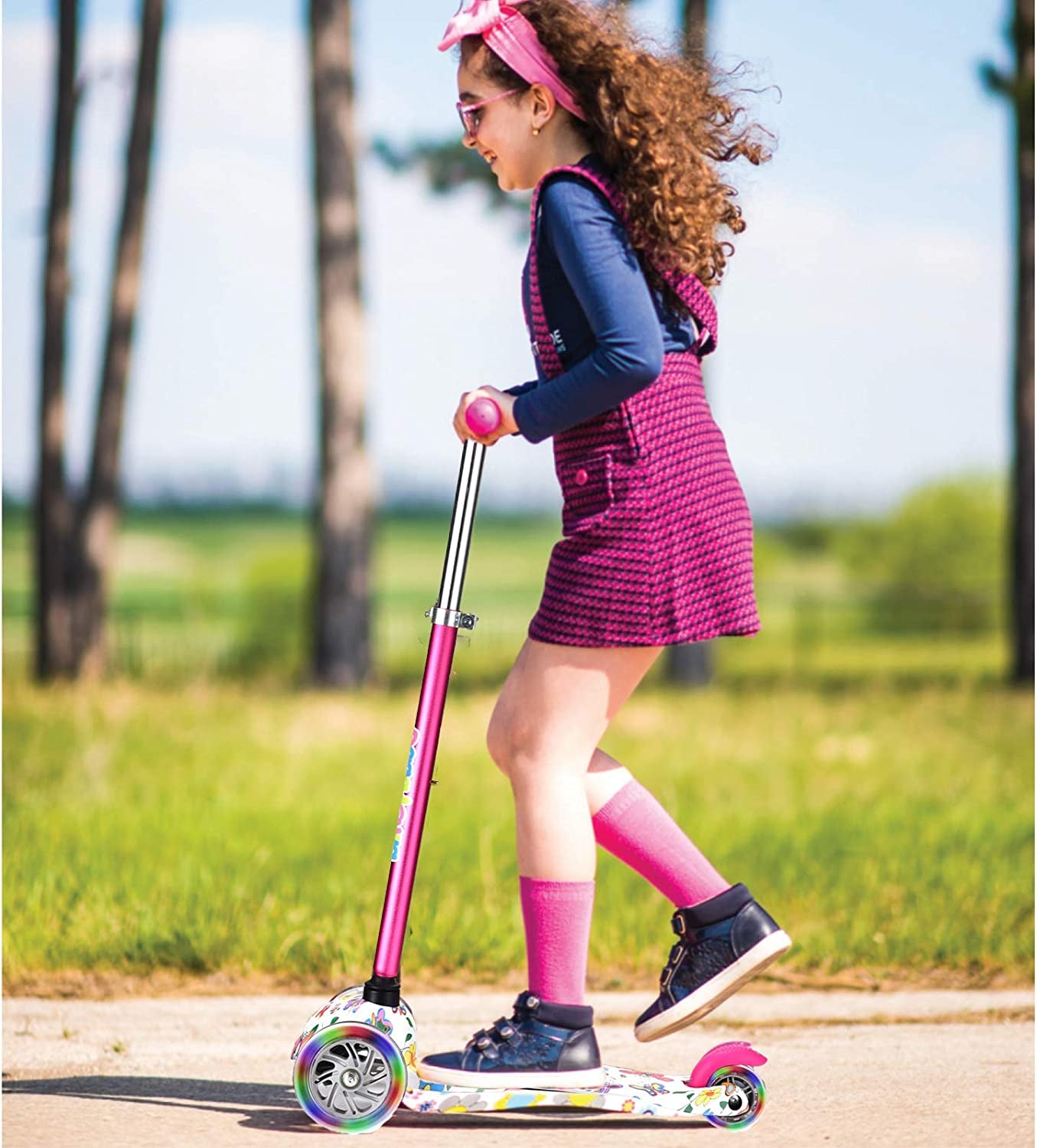 3-Wheel Kick Scooter for Children Aged 3-6, Featuring Light-Up Wheels for Boys and Girls