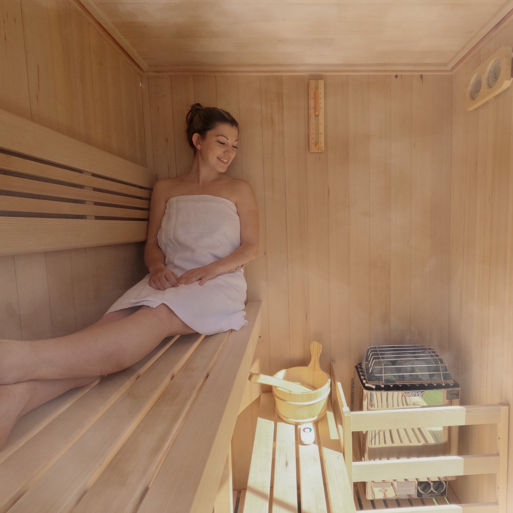 Canadian Hemlock Indoor Wet-Dry Sauna for 4-6 Persons with 4.5 kW UL Certified Heater