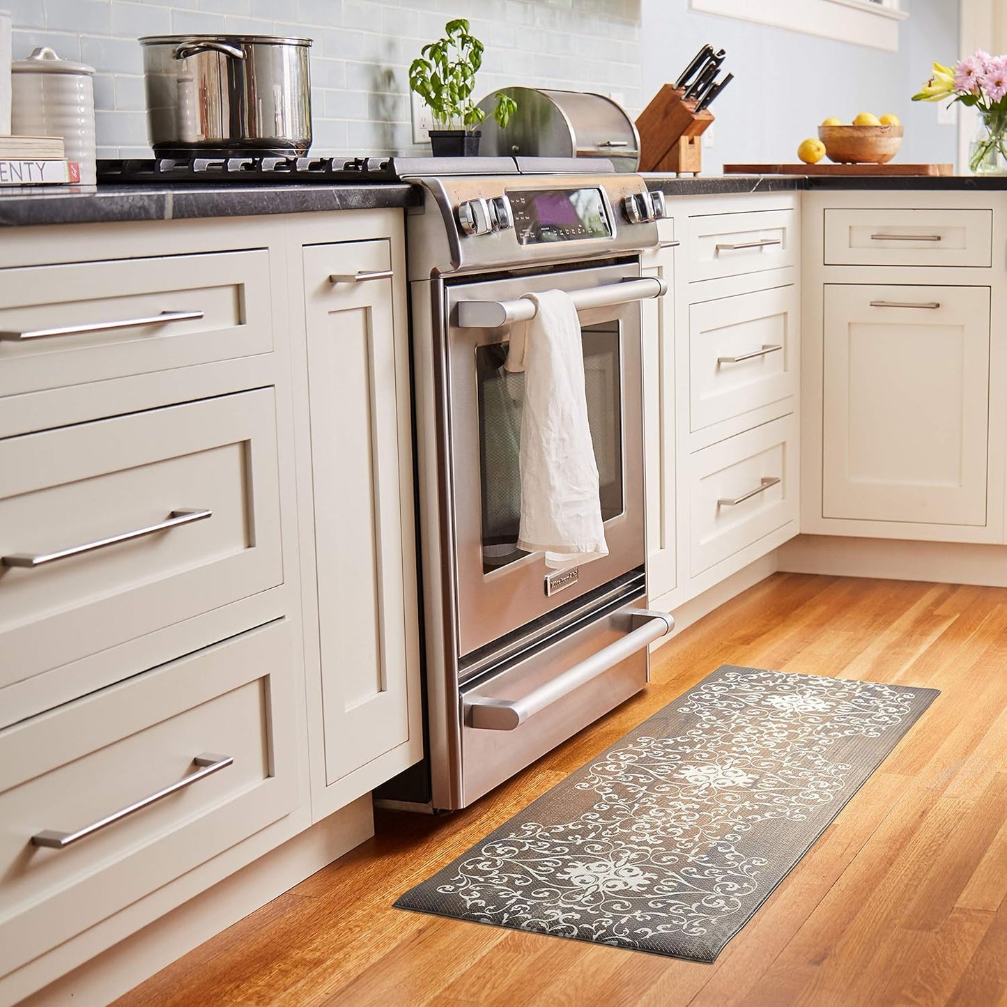 Kitchen Mat Cushioned anti Fatigue Floor Mat,19.6"X55", Thick Non Slip Waterproof Kitchen Rugs and Mats, Standing Mat for Kitchen,Floor,Home,Office,Desk,Sink,Laundry (Scroll)