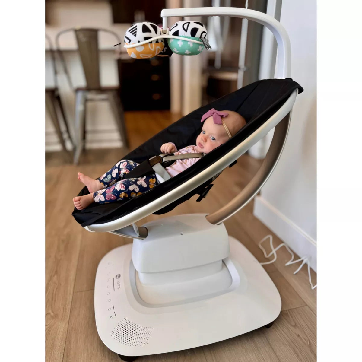 4Moms Mamaroo Multi-Motion Baby Swing with Enhanced Smart Connectivity