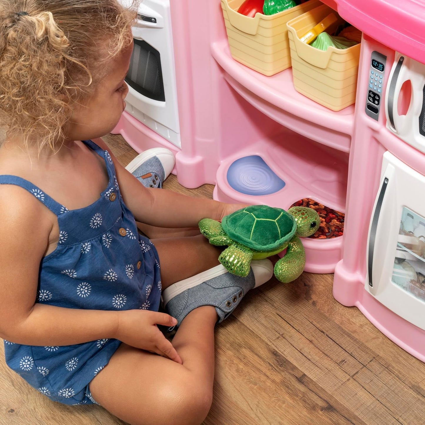 Kids Kitchen Playset with Interactive Lights and Sounds, Indoor/Outdoor Durable Plastic Kitchenette, 25-Piece Accessory Set, Ideal for Toddlers Aged 2 and Up, Pink