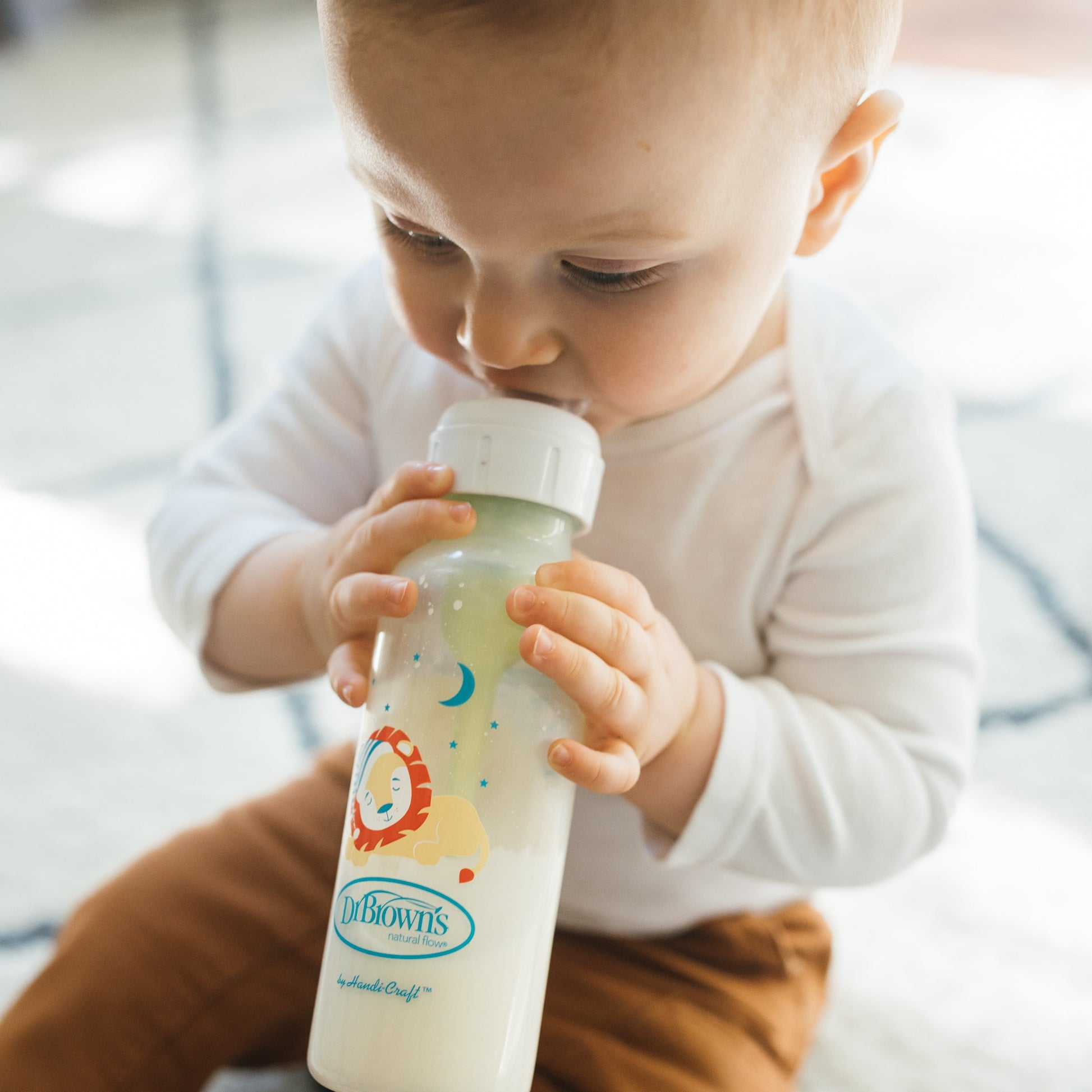 Natural Flow Anti-Colic Options+ Narrow Baby Bottle, Fox & Lion Design, 8 oz (250 ml), Level 1 Slow Flow Nipple, BPA-Free, Suitable for Newborns, Set of 2