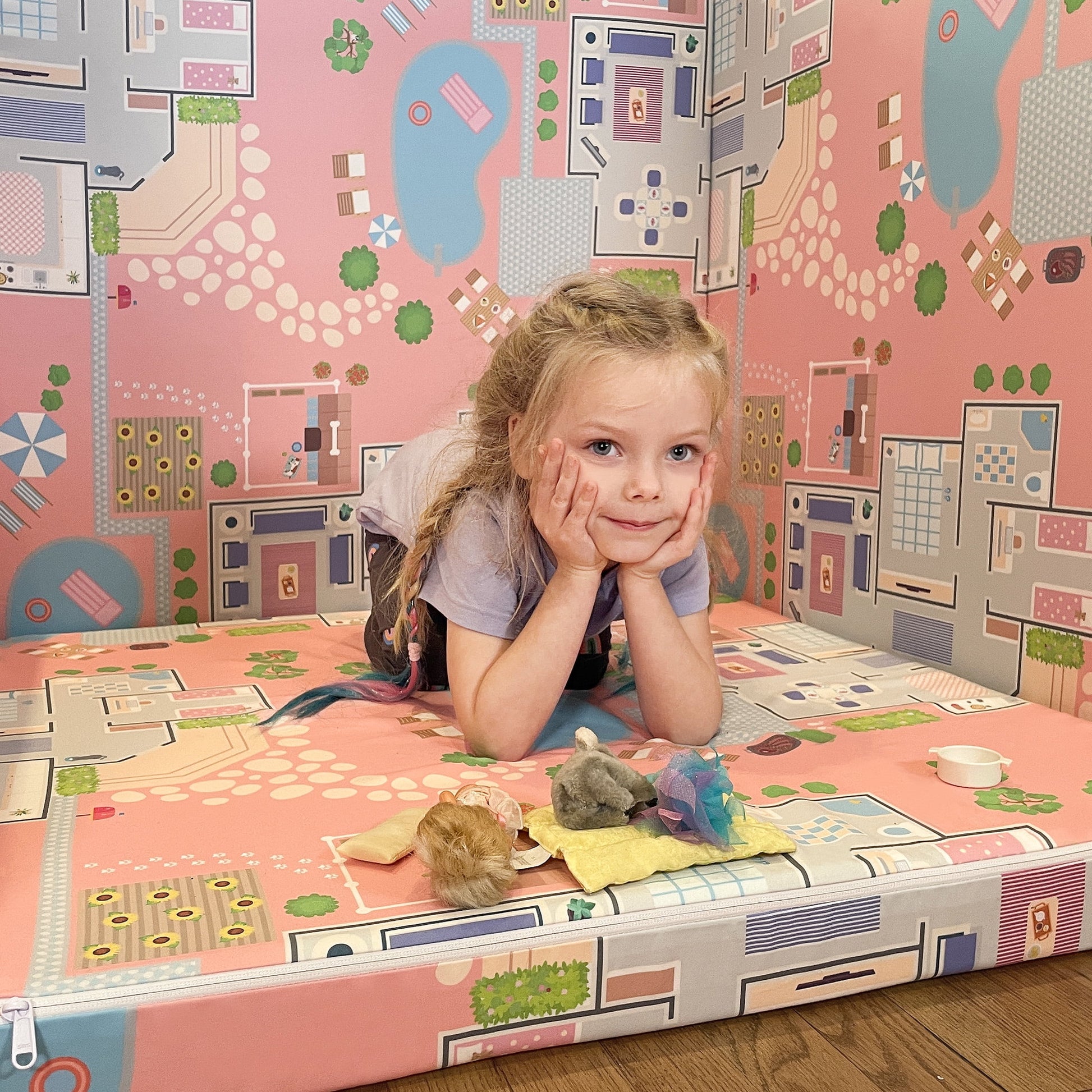 Children's Play Couch and Doll House Set for Toddlers and Young Siblings