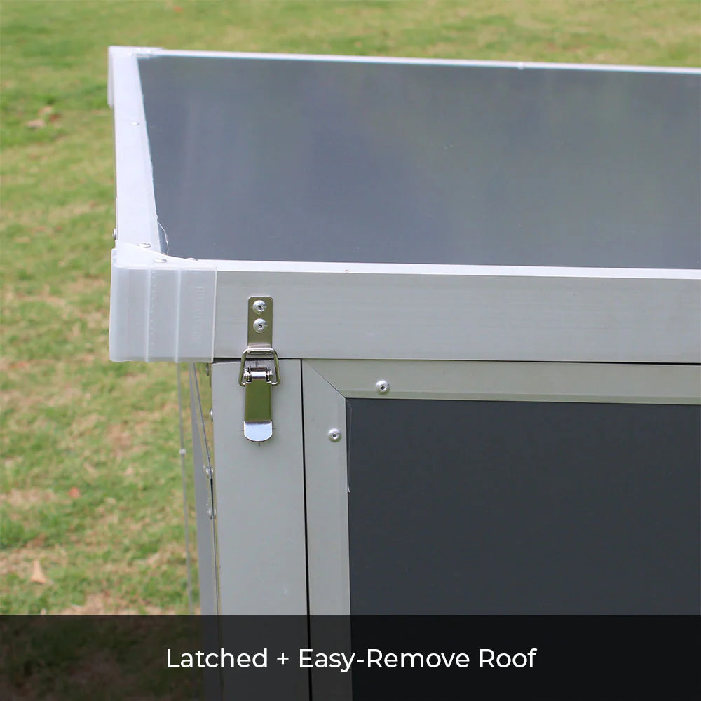Cozycube Insulated Dog House with Coldroom Panel